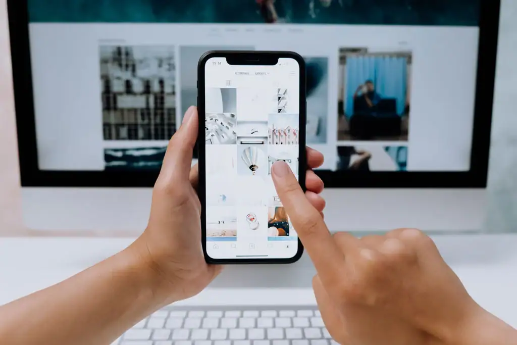 Fotos de design de interiores em dispositivos móveis, criatividade e inovação em projetos de decoração | Bepix.